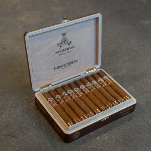 MONTECRISTO LINEA 1935 DUMAS (Box of 20)